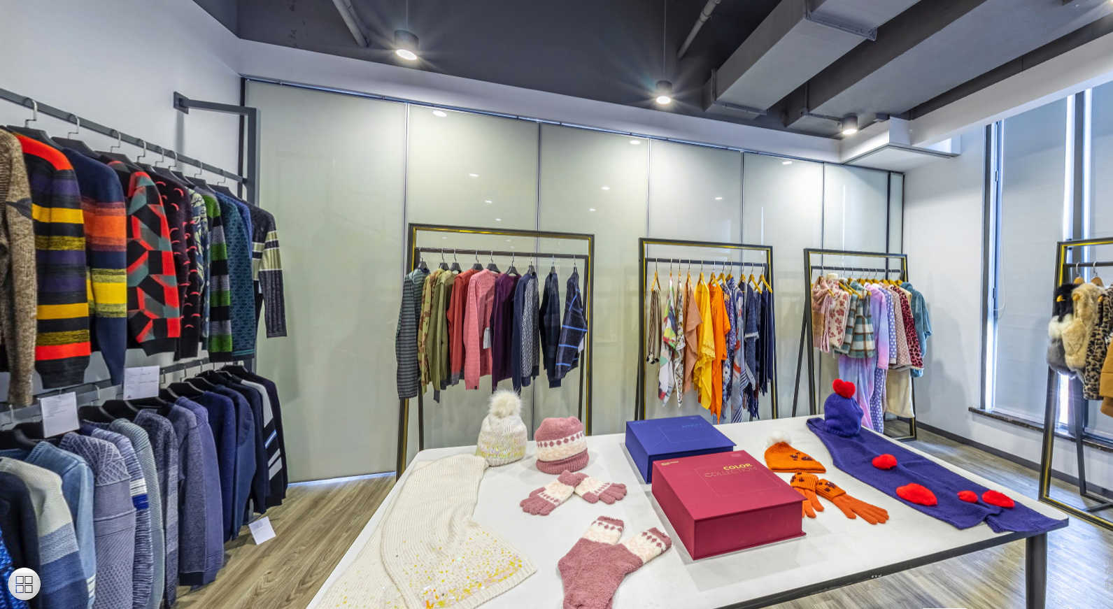 SHOWROOMS